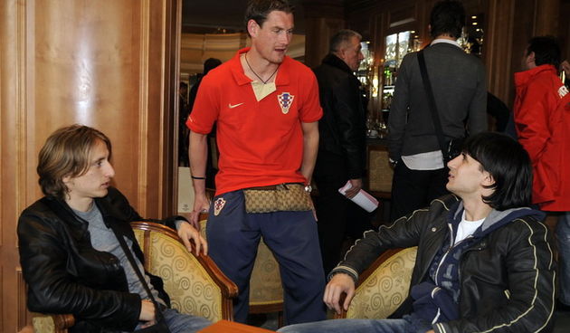 Luka Modrić, Ivica Križanac i Hrvoje Čale, Foto: Drago Sopta / CROPIX
