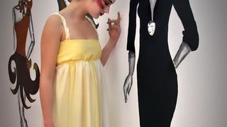 2300 kn; Haljinu dizajnira Klara Dedić: rukom oslikana saten-svila i muslin (foto: Marin Gospić)