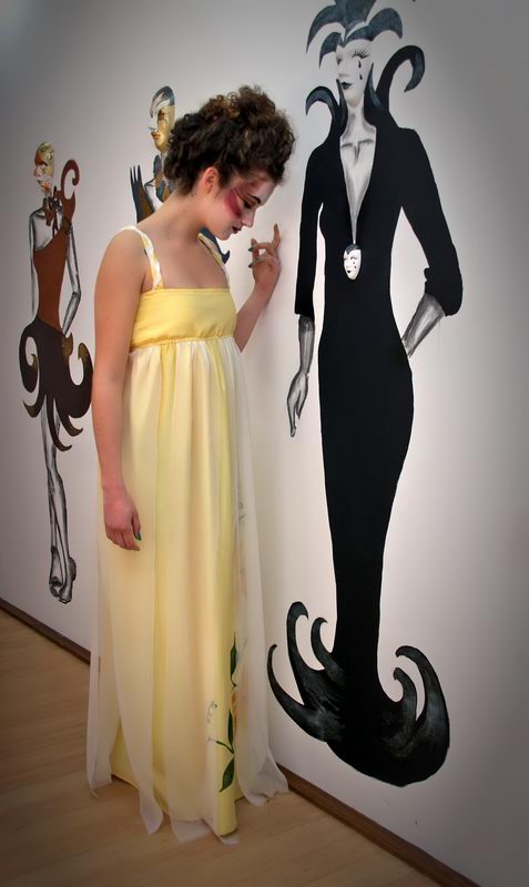 2300 kn; Haljinu dizajnira Klara Dedić: rukom oslikana saten-svila i muslin (foto: Marin Gospić)