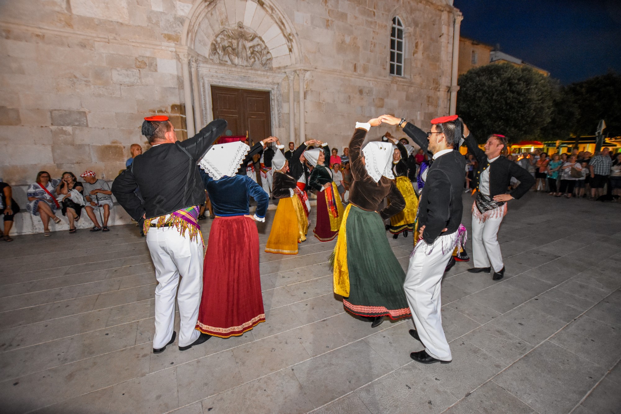 Etno večer s KUD Družina u Pagu Etno večer s KUD Družina u Pagu