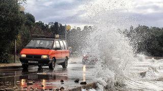 Zapadnjak i plima poplavili ulice
