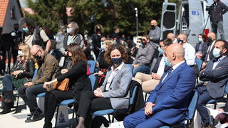 Spomenik Nikole Tesle vratio se u Gospić