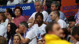 Zagreb, 180513.
Dvorana Kresimira Cosica. Kosarkaska utakmica polufinala doigravanja za prvaka Hrvatske (1 utakmica) izmedju KK Zadar i KK Cedevita.
Na fotografiji: navijaci.
Foto: Jure Miskovic / CROPIX Zagreb, 180513.
Dvorana Kresimira Cosica. Kosarkaska utakmica polufinala doigravanja za prvaka Hrvatske (1 utakmica) izmedju KK Zadar i KK Cedevita.
Na fotografiji: navijaci.
Foto: Jure Miskovic / CROPIX