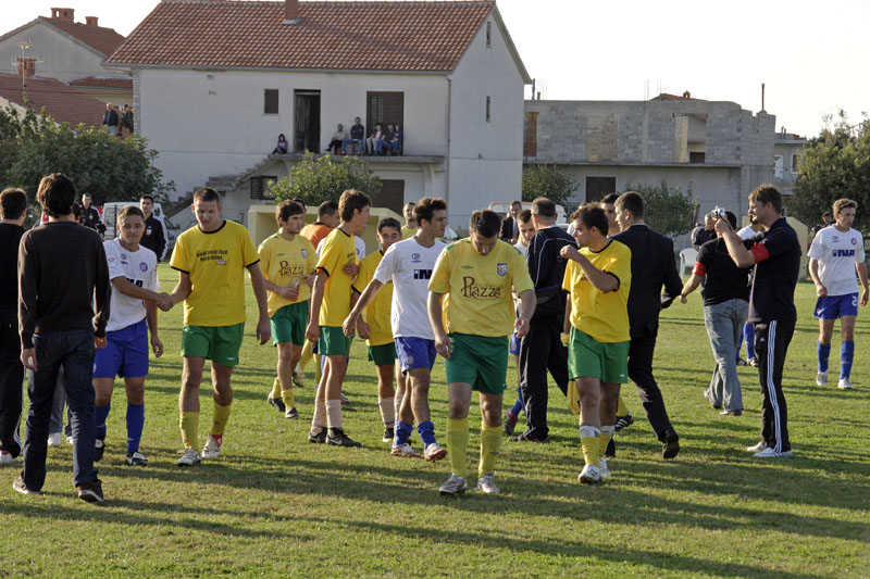 Hajduk – Zlatna Luka, Prijateljska utakmica povodom 75 godina osnivanja NK Zlatna luka