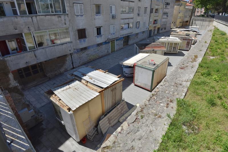 Zadar: Zbog početka radova na izgradnji TIC-a, zakupci javne površine sele na novu lokaciju, foto: Dino Stanin/PIXSELL Zadar: Zbog početka radova na izgradnji TIC-a, zakupci javne površine sele na novu lokaciju, foto: Dino Stanin/PIXSELL