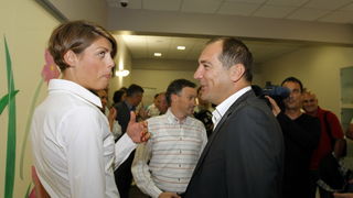 Split, 051010.
Aspira, Visoka skola za sportski menadzment.
Medju upisanim polaznicima skole je Blanka Vlasic, Tina Mihelic, sestre Lucija i Ana Zaninovic, Ivana Brkljacic, Igor Stimac.
Pozdravni govor je odrzao i Zlatko Matesa koji je pozdravio sve prisu Split, 051010.
Aspira, Visoka skola za sportski menadzment.
Medju upisanim polaznicima skole je Blanka Vlasic, Tina Mihelic, sestre Lucija i Ana Zaninovic, Ivana Brkljacic, Igor Stimac.
Pozdravni govor je odrzao i Zlatko Matesa koji je pozdravio sve prisu