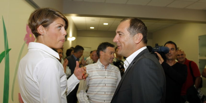 Split, 051010.
Aspira, Visoka skola za sportski menadzment.
Medju upisanim polaznicima skole je Blanka Vlasic, Tina Mihelic, sestre Lucija i Ana Zaninovic, Ivana Brkljacic, Igor Stimac.
Pozdravni govor je odrzao i Zlatko Matesa koji je pozdravio sve prisu Split, 051010.
Aspira, Visoka skola za sportski menadzment.
Medju upisanim polaznicima skole je Blanka Vlasic, Tina Mihelic, sestre Lucija i Ana Zaninovic, Ivana Brkljacic, Igor Stimac.
Pozdravni govor je odrzao i Zlatko Matesa koji je pozdravio sve prisu