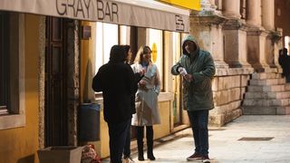 Građani na ulicama Zadra poštujući mjere dočekali 2021. godinu