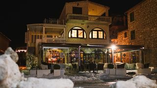 U Pakoštanima padala tuča više od 30 minuta i zabijelila cijelo mjesto U Pakoštanima padala tuča više od 30 minuta i zabijelila cijelo mjesto