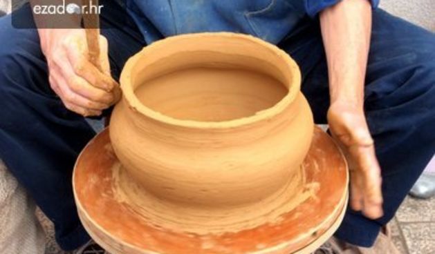 Prezentacija izrade tradicionalnog iškog lončarstva; foto Karla Šorić