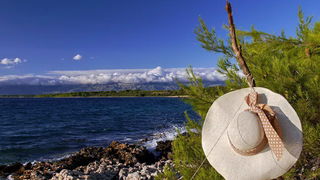 Punta Skala: Sunce tone u beskraj valova