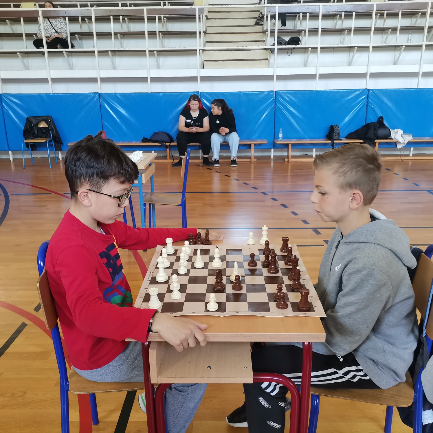 Osnovna škola Krune Krstića bila domaćin prijateljskog međuškolskog turnira u šahu Osnovna škola Krune Krstića bila domaćin prijateljskog međuškolskog turnira u šahu