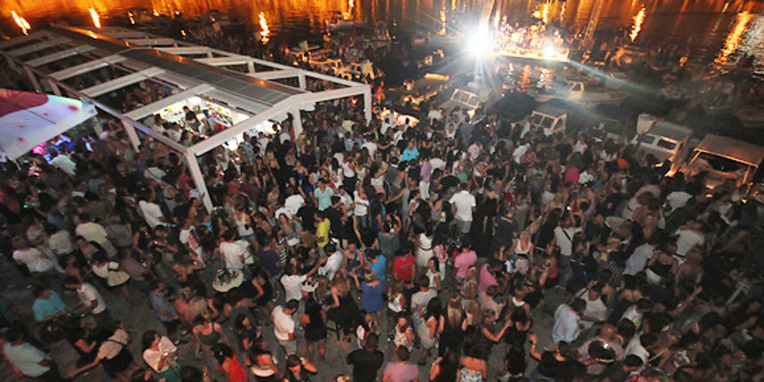 Severina na Ponton Festivalu, 30. srpnja (foto:Saša Čuka) Severina na Ponton Festivalu, 30. srpnja (foto:Saša Čuka)