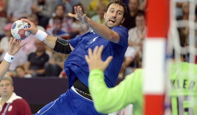 London, 020812.
Dvorana Copper Box.
Hrvatska muska rukometna reprezentacija igra utakmicu 3. kolo u skupini B protiv Madjarske tokom Olimpijskih Igra u Londonu.
Na fotografiji: Igor Vori sa loptom.
Foto: Drago Sopta / CROPIX