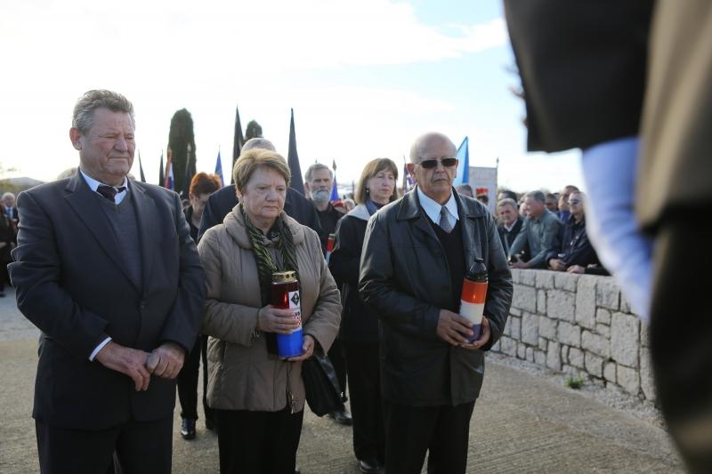 Kolonom sjećanja i polaganjem vijenaca obilježena 23. obljetnica stradanja Škabrnje, Foto: Filip Brala/PIXSELL Kolonom sjećanja i polaganjem vijenaca obilježena 23. obljetnica stradanja Škabrnje, Foto: Filip Brala/PIXSELL