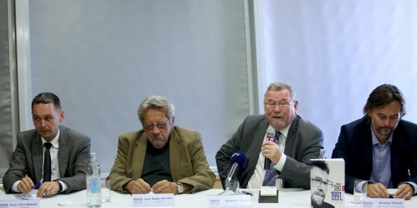 Osijek – U hotelu Osijek predstavljena knjiga Vladimira Seksa ‘1991.- moja sjecanja na stvaranje Hrvatske i Domovinski rat’. Photo: Davor Kibel/Glas Slavonije/PIXSELL Osijek – U hotelu Osijek predstavljena knjiga Vladimira Seksa ‘1991.- moja sjecanja na stvaranje Hrvatske i Domovinski rat’. Photo: Davor Kibel/Glas Slavonije/PIXSELL