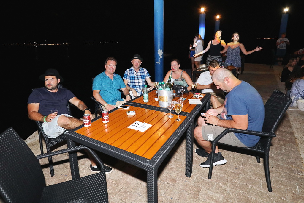 Fenomenalni Petar Grašo raspjevao i rasplesao Biograd Fenomenalni Petar Grašo raspjevao i rasplesao Biograd