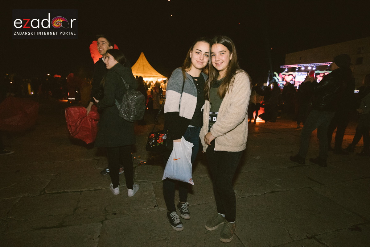 Humanitarni svjetlosni spektakl “Zaželi ljubav 2018.” @ Forum