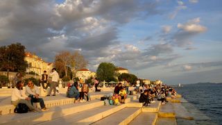 Zadar: Turisti uživaju u zalasku sunca