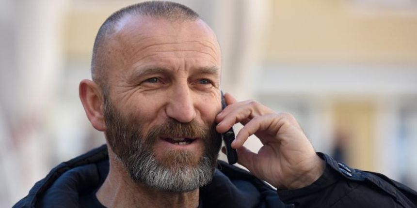 Novi prosvjed Davora Dujića na Narodnom trgu Novi prosvjed Davora Dujića na Narodnom trgu