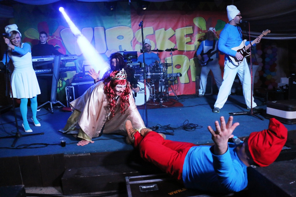 Virske maškare: Nedjelja u znaku zvijezdice Meri, Tota i Tempo Banda