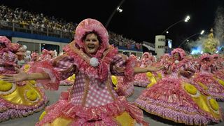 Tradicionalni karneval u Brazilu, foto: NELSON ALMEDIA Tradicionalni karneval u Brazilu, foto: NELSON ALMEDIA