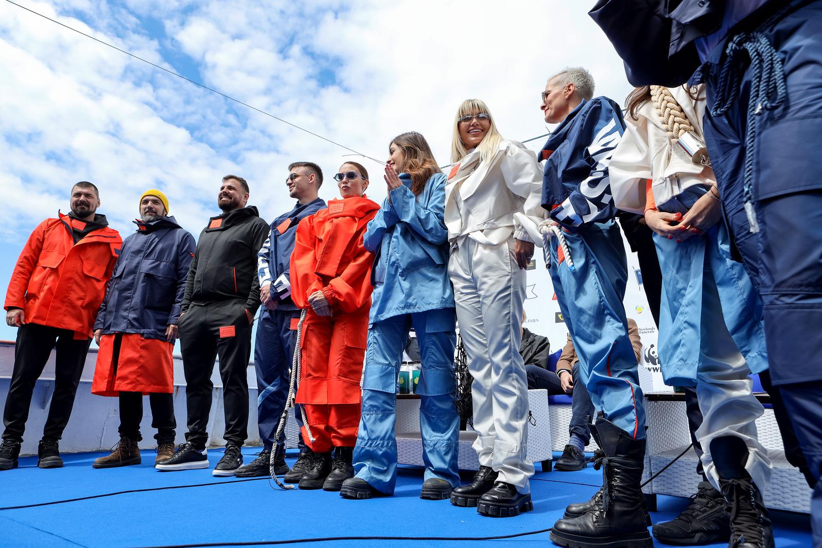 Ekološka manifestacija “Uz more, za more: zelena misija za održivu budućnost Hrvatske” održala se danas na plivarici Škoda koja je jutros u 11 sati isplovila iz zadarske luke Gaženica prema Ugljanu gdje će se provela akcija izvlačenja odbačenih ribarskih Ekološka manifestacija “Uz more, za more: zelena misija za održivu budućnost Hrvatske” održala se danas na plivarici Škoda koja je jutros u 11 sati isplovila iz zadarske luke Gaženica prema Ugljanu gdje će se provela akcija izvlačenja odbačenih ribarskih