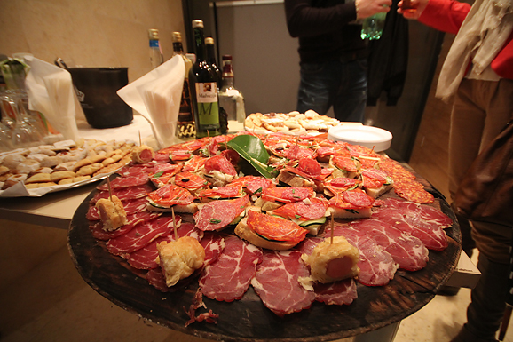 Prva samostalna izložba Ive Perinčić ” Čarolija Kazališta lutaka “