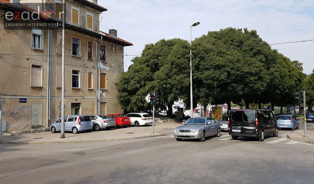 Križanje Strossmayerove i Mažuranićeve. Kuća Žmak