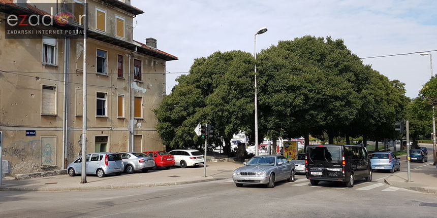 Križanje Strossmayerove i Mažuranićeve. Kuća Žmak