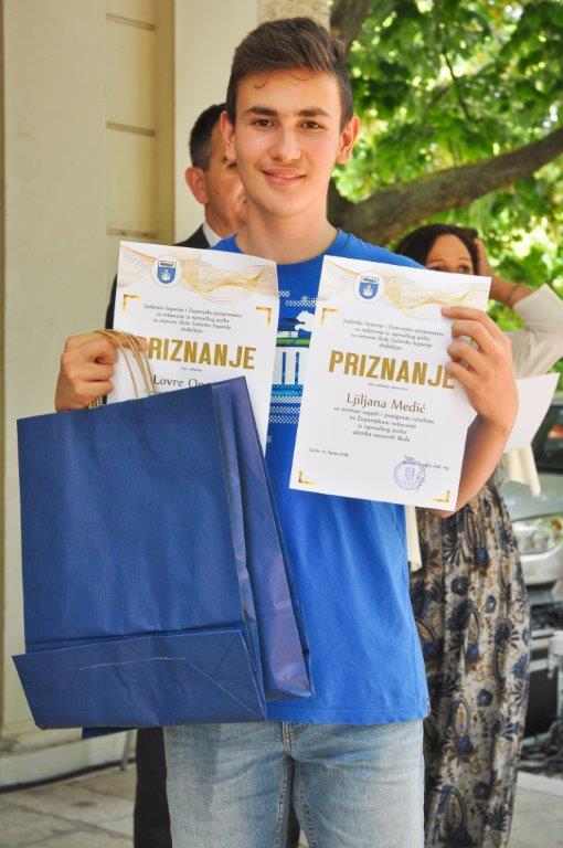 Zamjenik župana primio nagrađene učenike Zamjenik župana primio nagrađene učenike