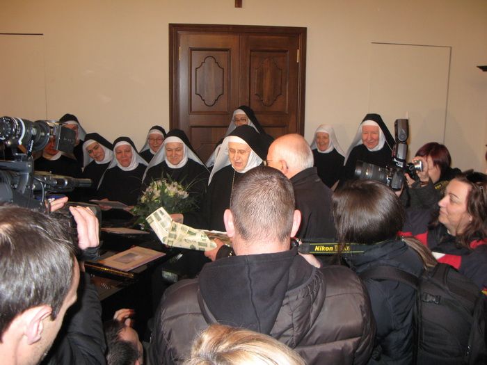 Image 924135 (auto) Image 924135 (auto)