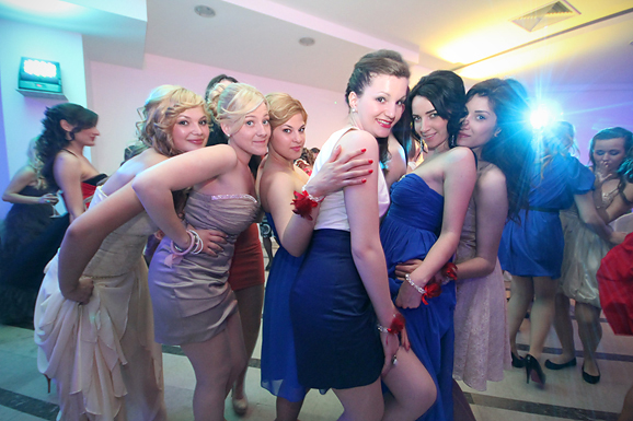 Maturalna večer Ekonomske škole (foto:Saša Čuka) Maturalna večer Ekonomske škole (foto:Saša Čuka)