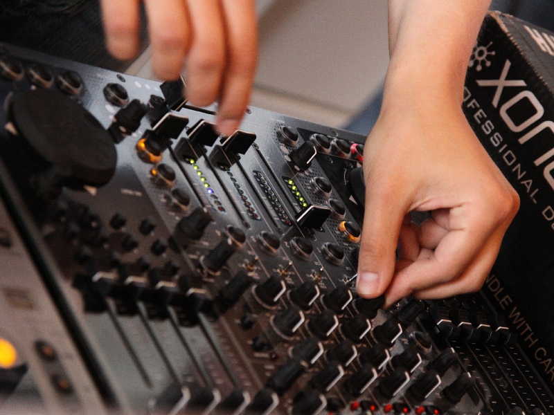 DJ Ivan Komlinovic u Medussa baru