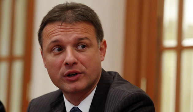 Zagreb, 041212.
Sabor.
Zastupnici HDZ-a odrzali press konferenciju jer se ne slazu sa prijedlogom proracuna za 2013 g. za koji kaz da nisje prosao zakonske procedure prije usvajanja u Saboru.
Na fotografiji: Gordan Jandrokovic.
Foto: Davor Pongracic / CRO