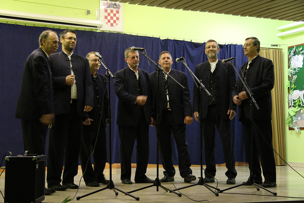 OŠ Stanovi- humanitarni klapski koncert