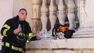 Veliki požar izbio u zgradi na Narodnom trgu Veliki požar izbio u zgradi na Narodnom trgu