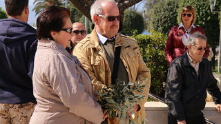 Cvjetnica 20. ožujka 2016: Nakon blagoslova maslinovih grančica, nadbisku Želimir Puljić predvodio je procesiju do katedrale sv. Stošije gdje je služio misno slavlje na kojem se pjevala Muka našeg Gospodina Cvjetnica 20. ožujka 2016: Nakon blagoslova maslinovih grančica, nadbisku Želimir Puljić predvodio je procesiju do katedrale sv. Stošije gdje je služio misno slavlje na kojem se pjevala Muka našeg Gospodina