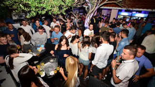 Nostromo & Vagabundo Vir: DJ Djuka i Led robot Nostromo & Vagabundo Vir: DJ Djuka i Led robot