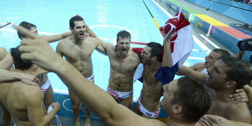 London, 120812.
Vaterpolo Arena.
Hrvatska muska vaterpolo reprezentacija igra finalnu utakmicu protiv Italije tijekom Olimpijskih Igara u Londonu.
Na fotografiji: Hrvatska je osvojila zlatnu medalju.
Foto: Drago Sopta / CROPIX