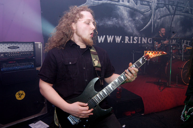 Rising Dream u klubu Satir