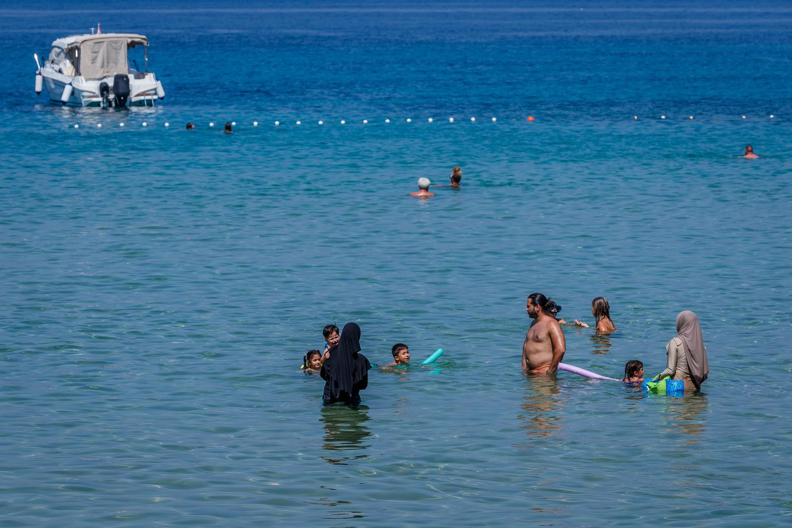 Uvala Lovrečina: Egzotična pješčana oaza na Braču u kojoj su uživali i stari Rimljani Uvala Lovrečina: Egzotična pješčana oaza na Braču u kojoj su uživali i stari Rimljani