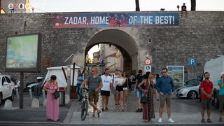 Svečani doček svjetskih prvaka Mihovila i Šime Fantele na Narodnom trgu Svečani doček svjetskih prvaka Mihovila i Šime Fantele na Narodnom trgu