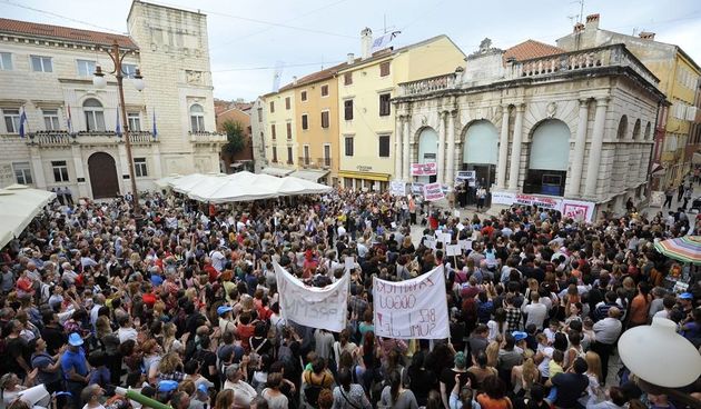 Skup podrške cjelovitoj kurikularnoj reformi “Hrvatska može bolje” na Narodnom trgu. Foto: Silvijana Dražović