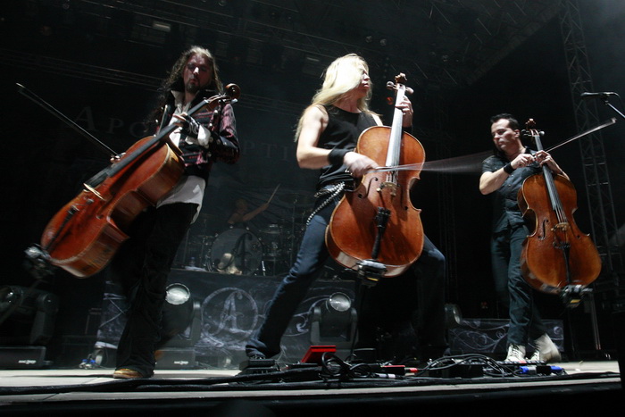 Pula, 180811.
Arena Fest 2011 na kraju koncertne sezone u pulskoj Areni. Nastupaju tri europska benda: Apocalyptica, Guano Apes i Laibach.
Na slici je Apocalyptica.
Foto: Goran Sebelic / CROPIX Pula, 180811.
Arena Fest 2011 na kraju koncertne sezone u pulskoj Areni. Nastupaju tri europska benda: Apocalyptica, Guano Apes i Laibach.
Na slici je Apocalyptica.
Foto: Goran Sebelic / CROPIX