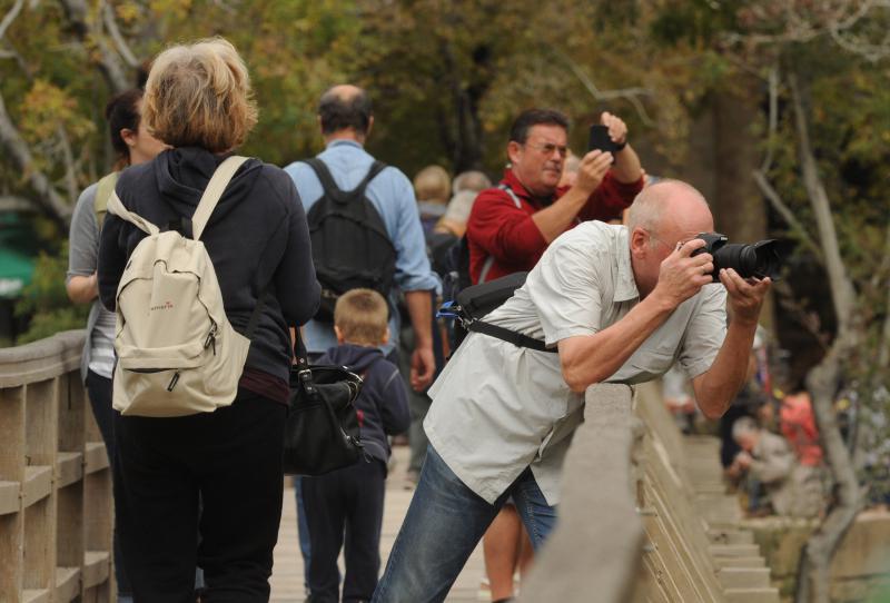 Jesenske boje i ljepote Nacionalnog parka Slapovi Krke oduševljavaju i dalje mnogobrojne turiste iz cijeloga svijeta. Photo: Hrvoje Jelavic/PIXSELL Jesenske boje i ljepote Nacionalnog parka Slapovi Krke oduševljavaju i dalje mnogobrojne turiste iz cijeloga svijeta. Photo: Hrvoje Jelavic/PIXSELL