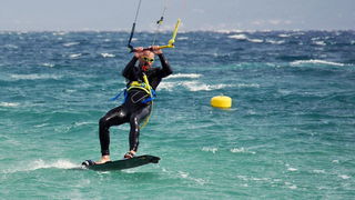 Na krilima juga: surferi i kiteri uživaju na Vitrenjaku