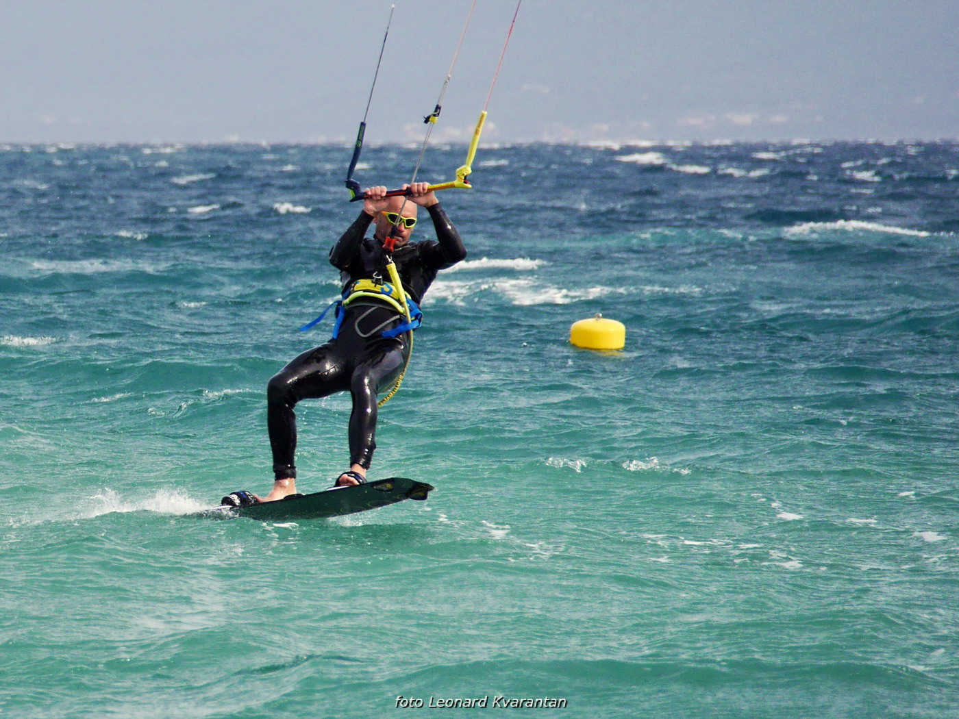 Na krilima juga: surferi i kiteri uživaju na Vitrenjaku