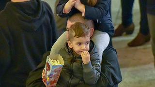 Deset tisuća posjetitelja uživalo u otvorenju Adventa u Zadru- koncertu Ivana Zaka i vatrometu