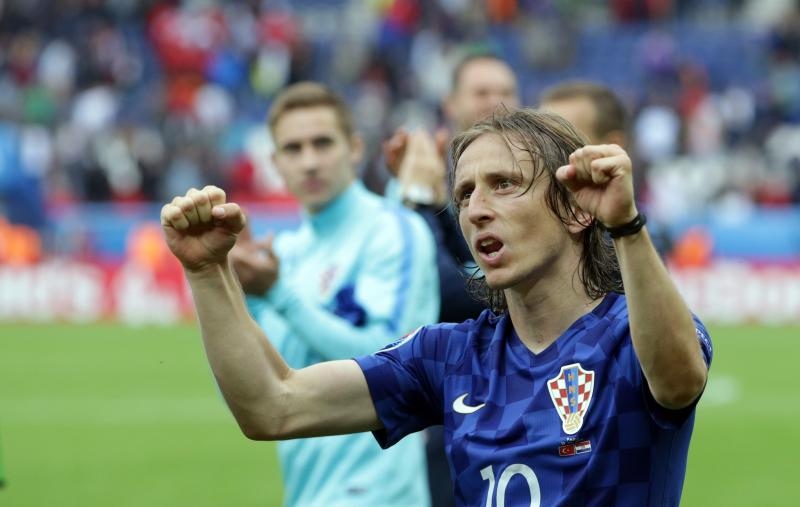 Slavlje igrača i navijača nakon pobjede nad Turskom. Photo: Sanjin Strukić/PIXSELL Slavlje igrača i navijača nakon pobjede nad Turskom. Photo: Sanjin Strukić/PIXSELL